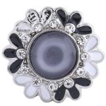 Black & White Petal Snap