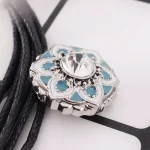 Blue & White Lotus Crystal Snap - Image 2