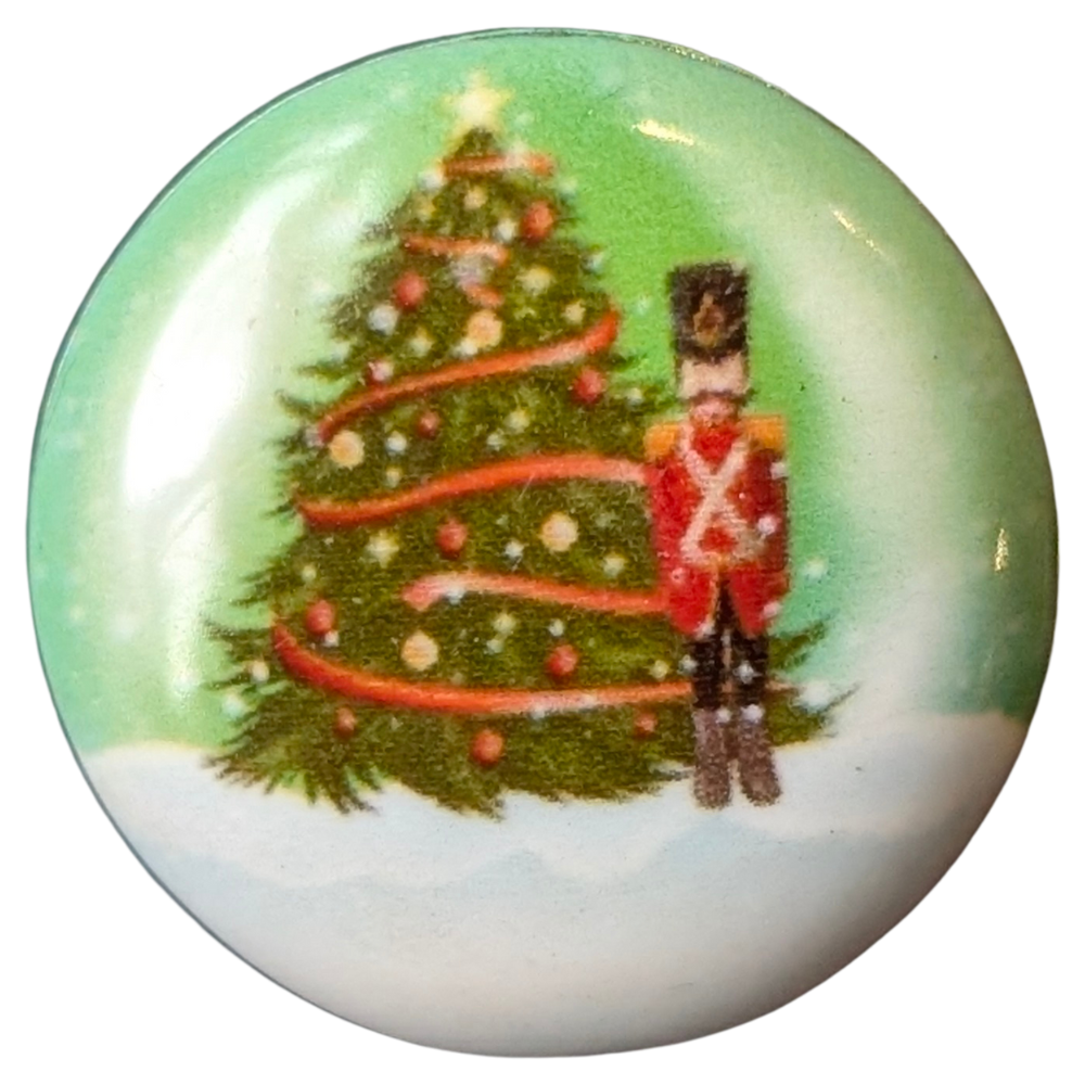NF6070 Nutcracker & Christmas Tree Snap - Image 1