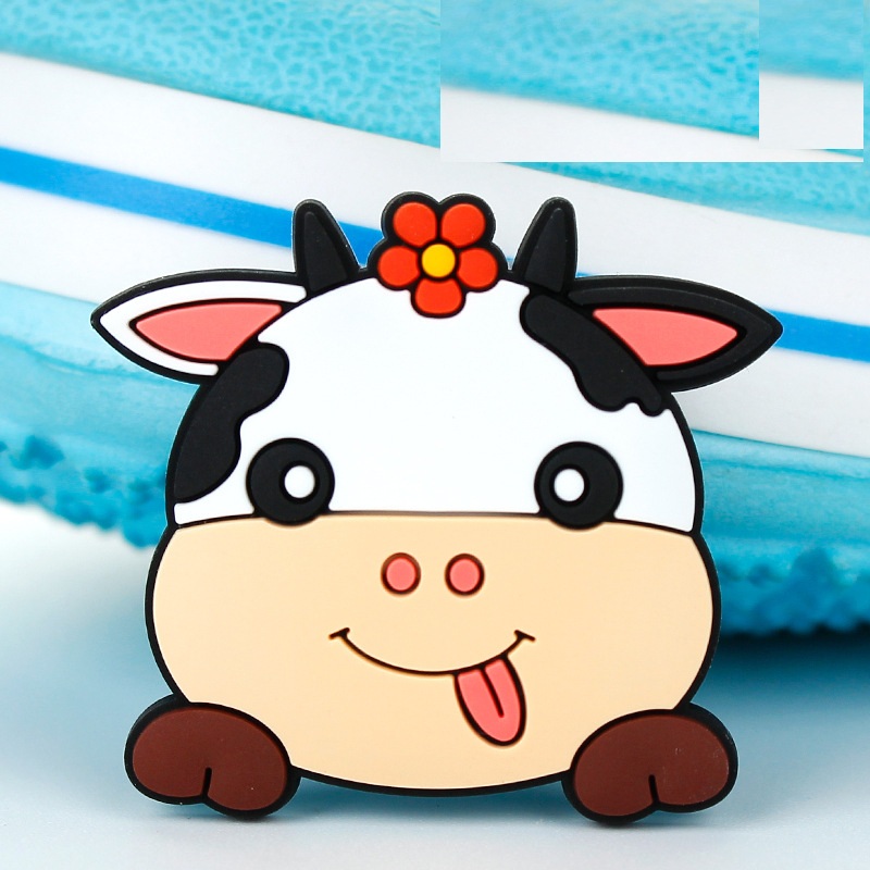 TB5726-5 Cheeky Cow Snap Charm - Image 1